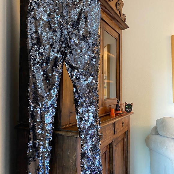 Forever 21 Dark Grey Cropped Sequin Pants - Picture 5 of 8